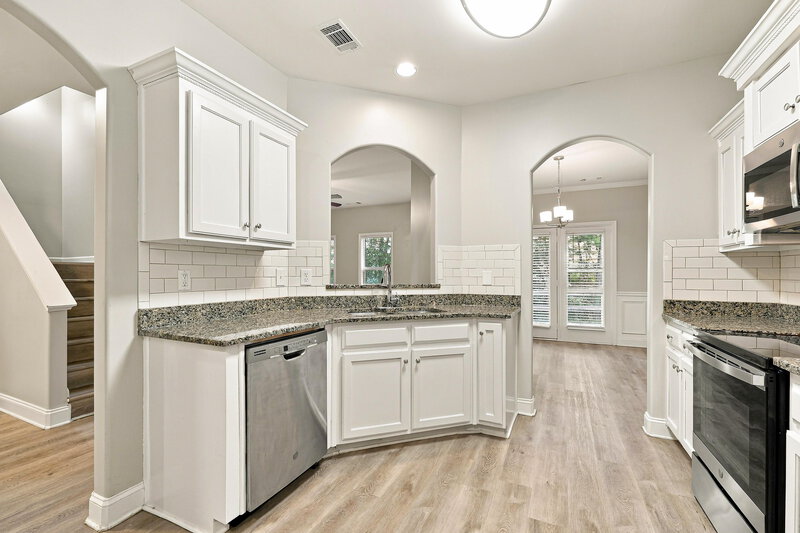 2,000/Mo, 1521 Lily Valley Dr Lawrenceville, GA 30045 Kitchen View 3