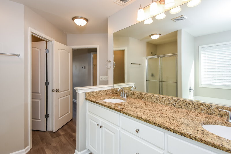 1,965/Mo, 1521 Lily Valley Dr Lawrenceville, GA 30045 Main Bathroom View