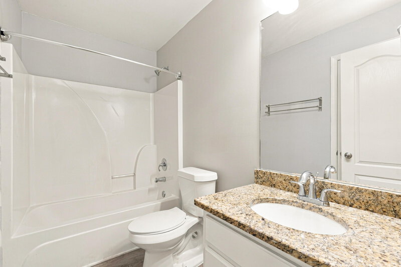 2,000/Mo, 1521 Lily Valley Dr Lawrenceville, GA 30045 Bathroom View