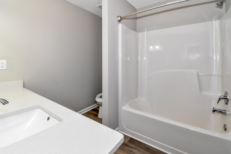 2,030/Mo, 5853 Little River Rd College Park, GA 30349 Main Bathroom View