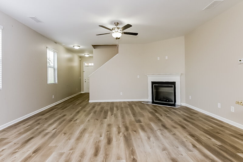 2,195/Mo, 11816 Lovejoy Crossing Blvd Hampton, GA 30228 Living Room View 2