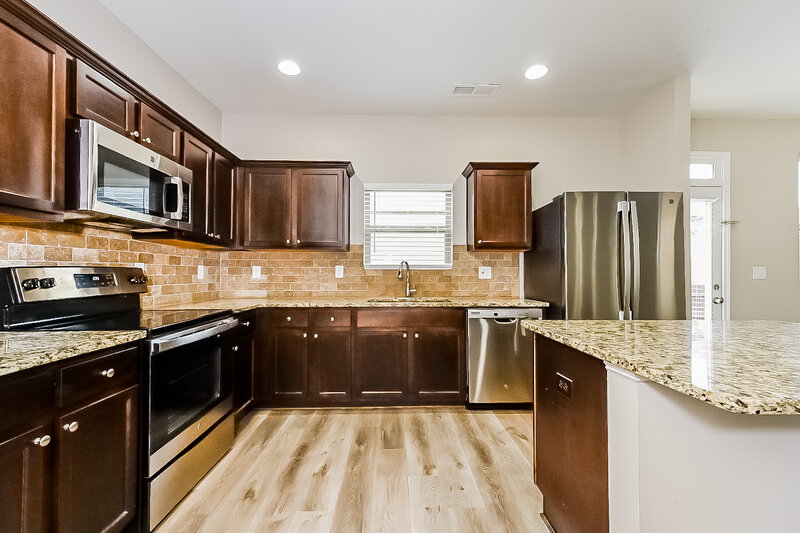 2,195/Mo, 11816 Lovejoy Crossing Blvd Hampton, GA 30228 Kitchen View 2