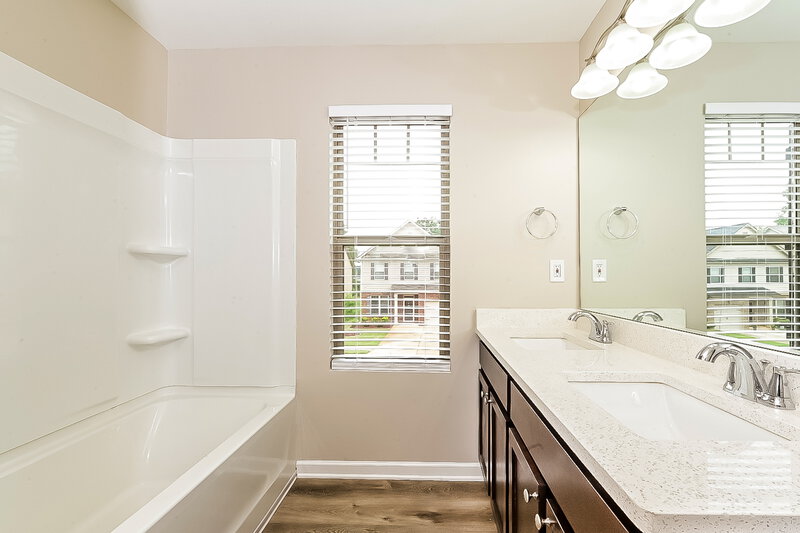 2,195/Mo, 11816 Lovejoy Crossing Blvd Hampton, GA 30228 Bathroom View 2