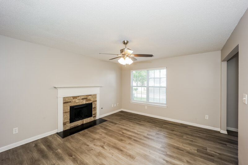 2,215/Mo, 2724 Live Oak Trl Atlanta, GA 30349 Living Room View