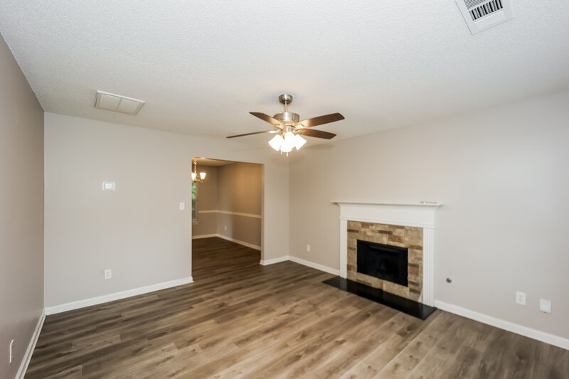 2,215/Mo, 2724 Live Oak Trl Atlanta, GA 30349 Living Room View 2