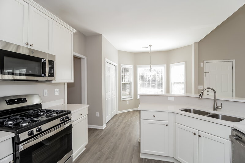 2,440/Mo, 5639 Waldens Farm Dr Powder Springs, GA 30127 Kitchen View