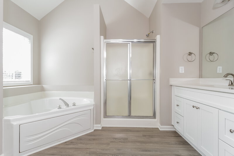 2,440/Mo, 5639 Waldens Farm Dr Powder Springs, GA 30127 Main Bathroom View