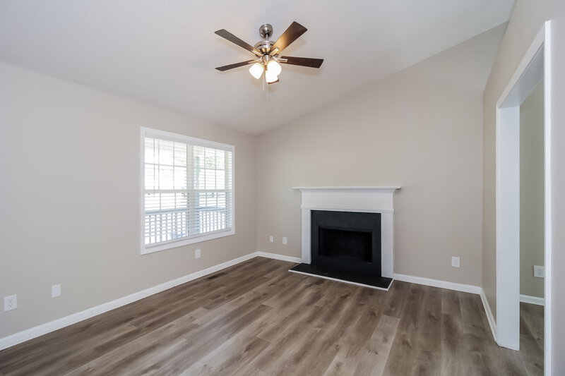 1,565/Mo, 317 Gun Range Rd Dallas, GA 30132 Living Room View 3