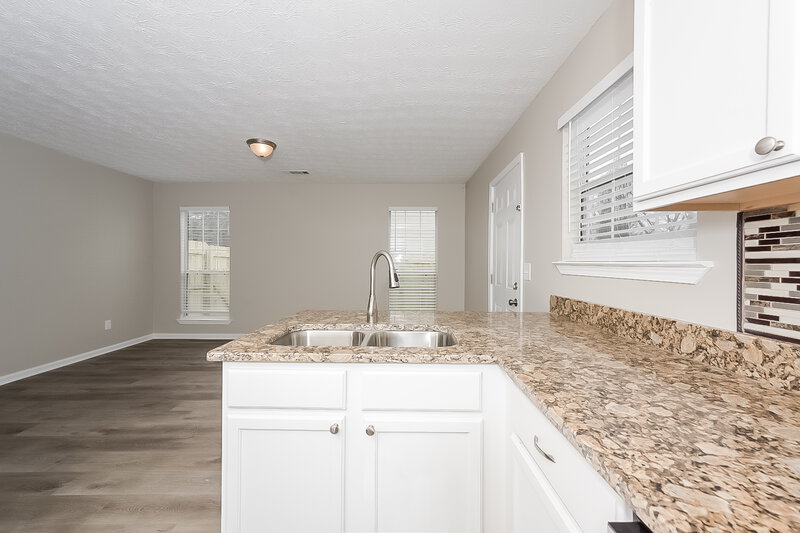 1,860/Mo, 7731 Tara Rd Jonesboro, GA 30236 Kitchen View 2