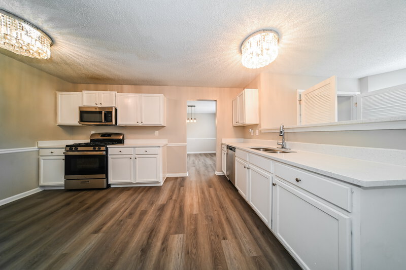 2,465/Mo, 6243 Sayler Park Lithonia, GA 30058 Kitchen View