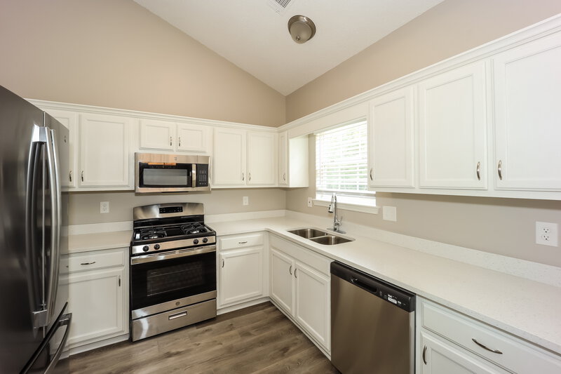 2,015/Mo, 1072 Wynnbrook Ln Jonesboro, GA 30238 Kitchen View