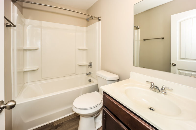 2,065/Mo, 505 Basildon Cove Union City, GA 30291 Bathroom View