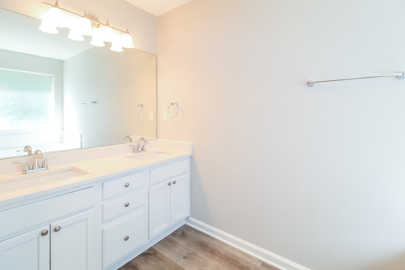 3,120/Mo, 1374 Stephens Pond Vw Loganville, GA 30052 Main Bathroom View