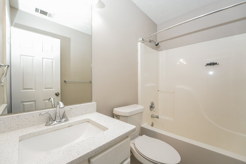 1,895/Mo, 725 Loblolly Ln Winder, GA 30680 Bathroom View