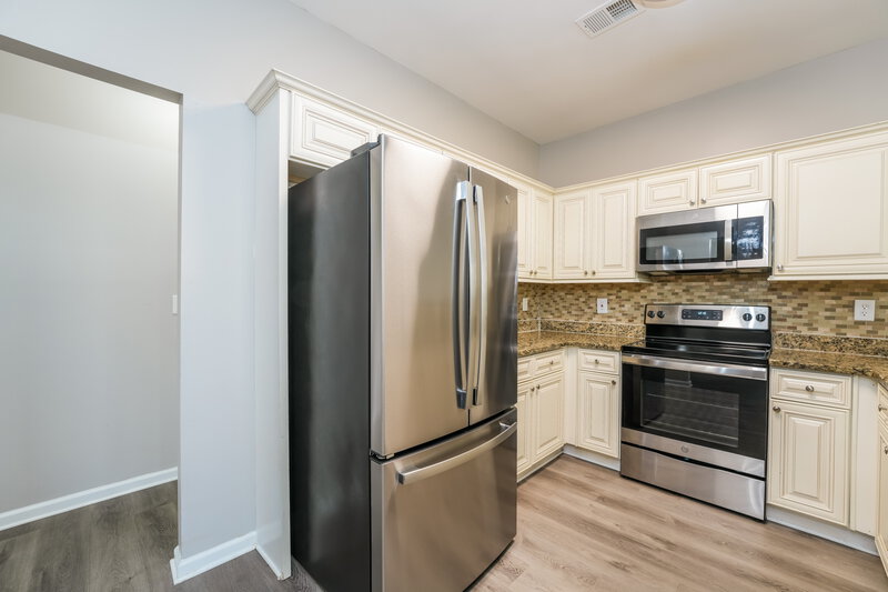 1,900/Mo, 4014 Haworth Pkwy McDonough, GA 30253 Kitchen View