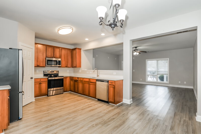 2,100/Mo, 165 Spring Cir Senoia, GA 30276 Dining Room View
