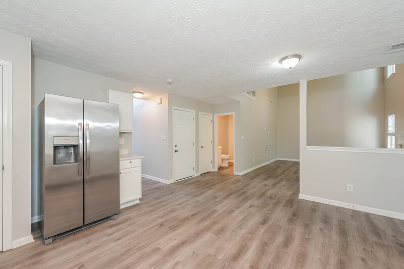2,515/Mo, 7023 Red Maple Ln Lithonia, GA 30058 Kitchen View 2