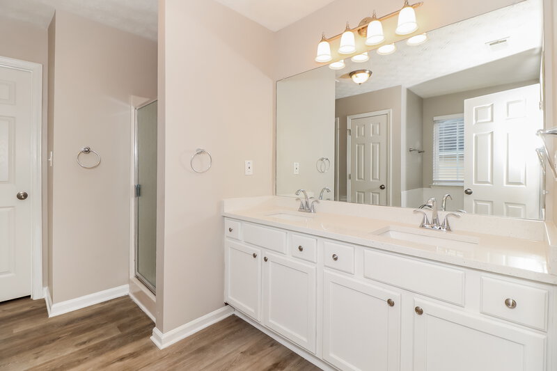 2,605/Mo, 7023 Red Maple Ln Lithonia, GA 30058 Main Bathroom View