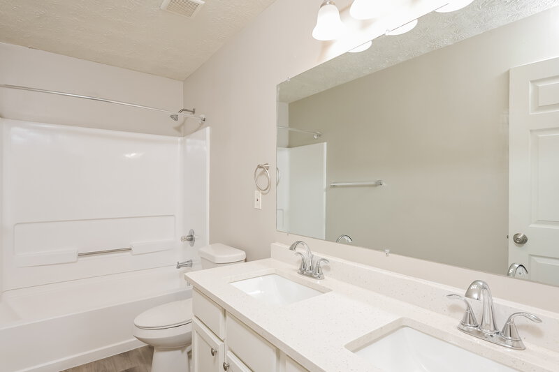 2,515/Mo, 7023 Red Maple Ln Lithonia, GA 30058 Bathroom View