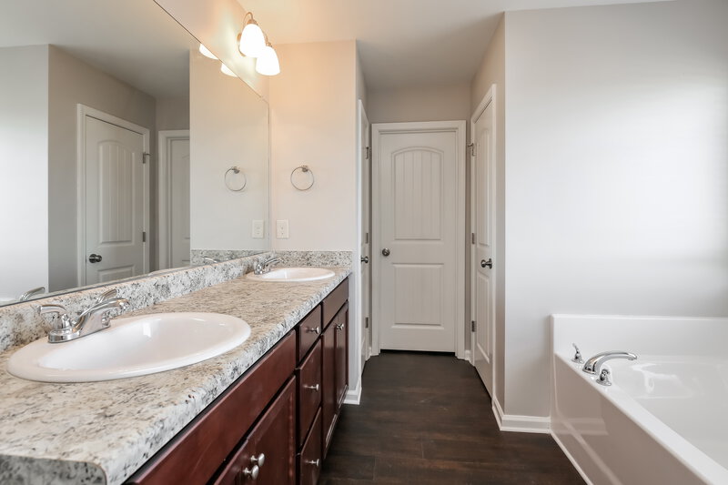 2,155/Mo, 1957 Township Dr Winder, GA 30680 Main Bathroom View