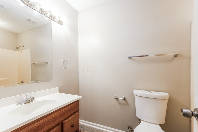 2,040/Mo, 319 Knollwood Ln Woodstock, GA 30188 Bathroom View
