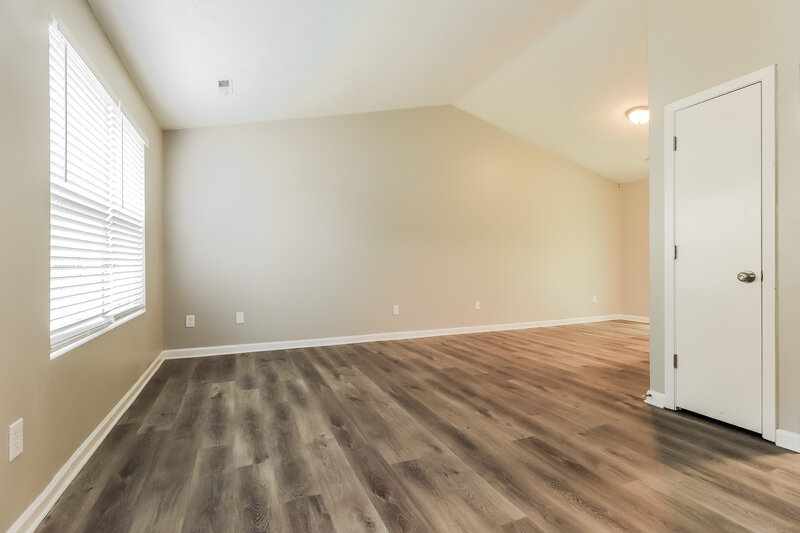 2,025/Mo, 876 Highland Ter NE Marietta, GA 30066 Living Room View