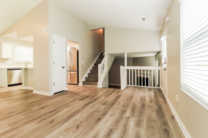 2,025/Mo, 876 Highland Ter NE Marietta, GA 30066 Living Room View 2