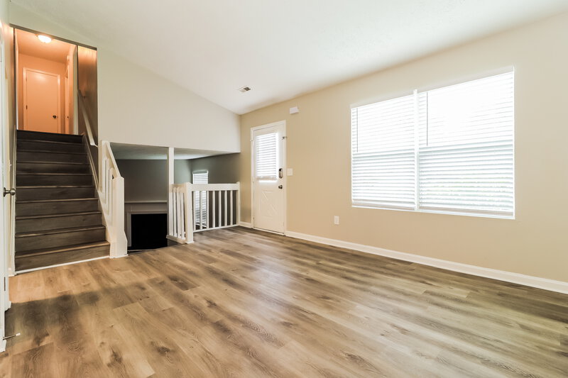 2,025/Mo, 876 Highland Ter NE Marietta, GA 30066 Living Room View 3