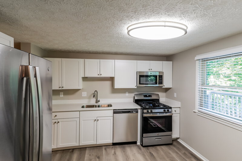 2,215/Mo, 5099 Stone Trce Stone Mountain, GA 30083 Kitchen View