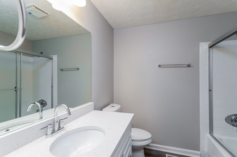 2,215/Mo, 5099 Stone Trce Stone Mountain, GA 30083 Bathroom View