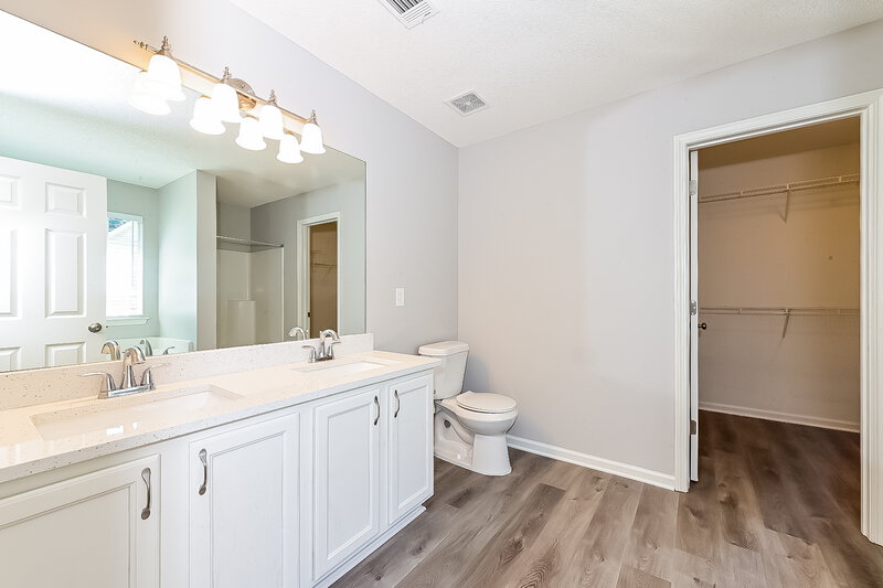 3,360/Mo, 5567 Katherine Village Dr Ellenwood, GA 30294 Main Bathroom View
