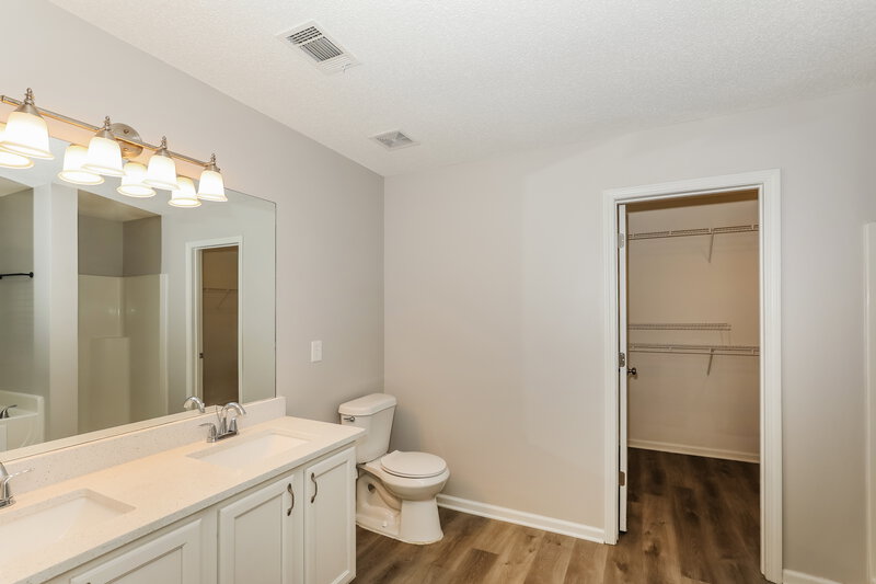 2,510/Mo, 5567 Katherine Village Dr Ellenwood, GA 30294 Main Bathroom View