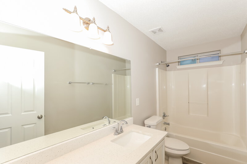2,510/Mo, 5567 Katherine Village Dr Ellenwood, GA 30294 Bathroom View