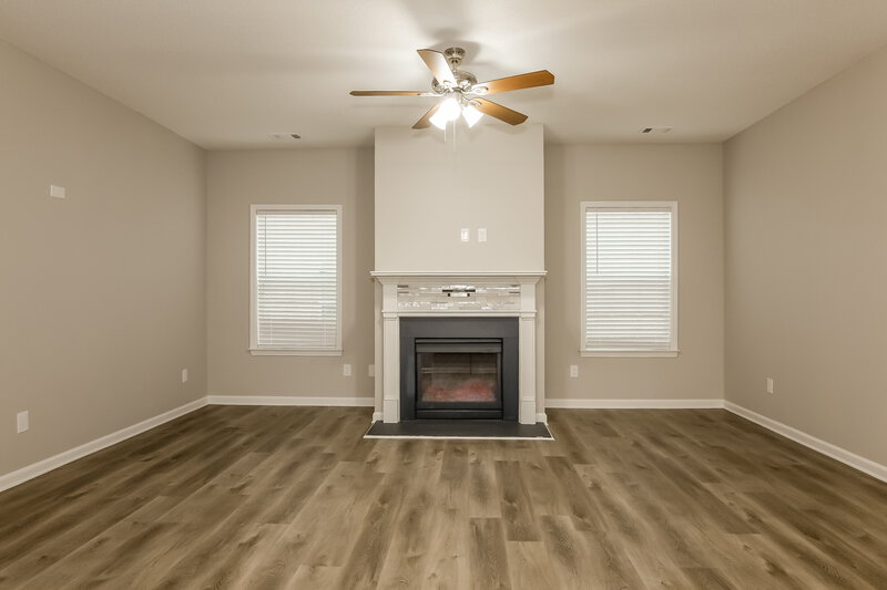 2,450/Mo, 3264 Tiara Cir Atlanta, GA 30311 Living Room View