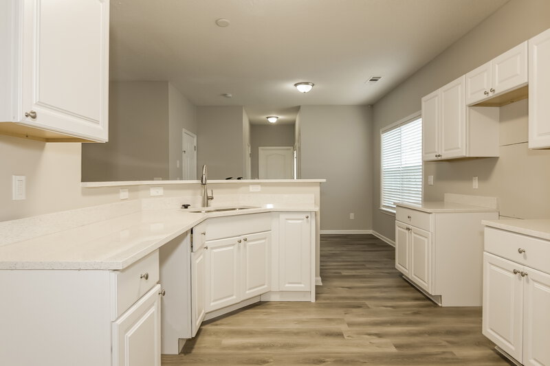 2,450/Mo, 3264 Tiara Cir Atlanta, GA 30311 Kitchen View 2