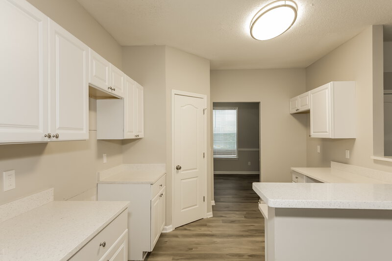 2,450/Mo, 3264 Tiara Cir Atlanta, GA 30311 Kitchen View 3