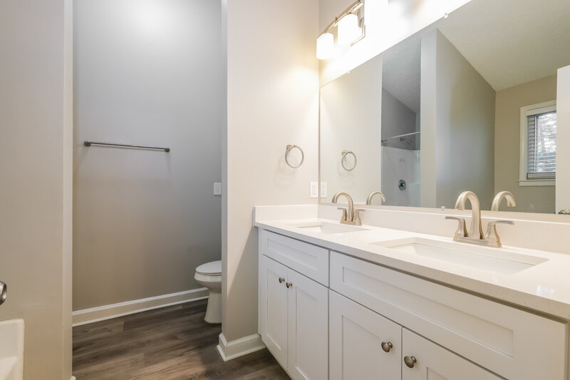 2,555/Mo, 2579 Marleigh Farm Rd NW Kennesaw, GA 30152 Main Bathroom View