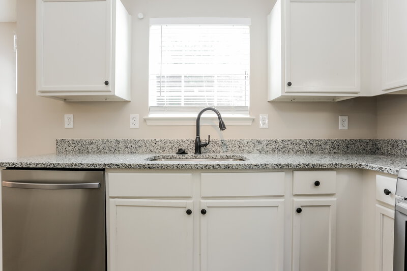 1,990/Mo, 1413 Cater Ct Riverdale, GA 30296 Kitchen View 2