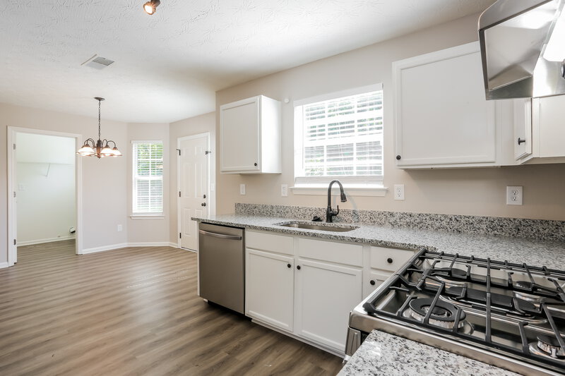 1,990/Mo, 1413 Cater Ct Riverdale, GA 30296 Kitchen View 3
