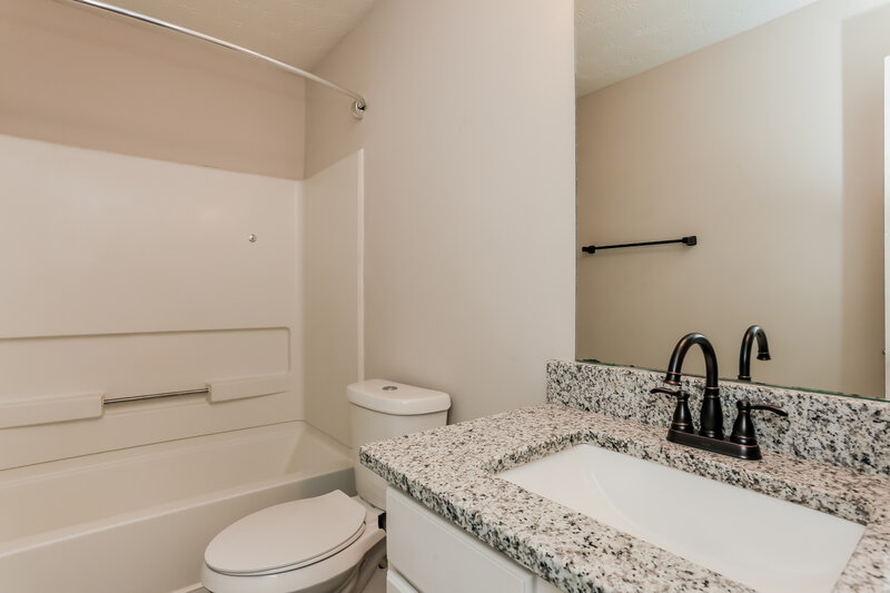 1,990/Mo, 1413 Cater Ct Riverdale, GA 30296 Bathroom View