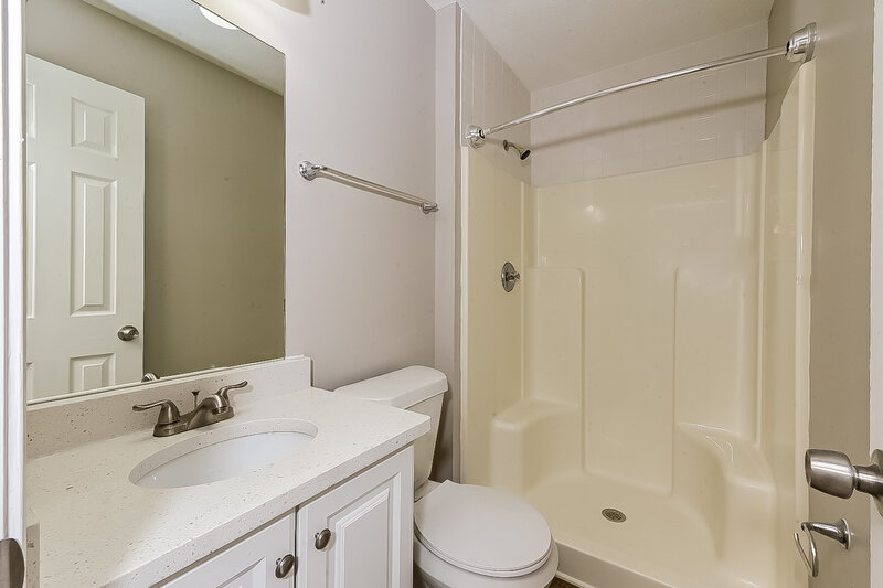 1,700/Mo, 1106 Walnut Creek Ln Jonesboro, GA 30238 Main Bathroom View