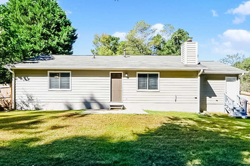 1,700/Mo, 1106 Walnut Creek Ln Jonesboro, GA 30238 Rear View