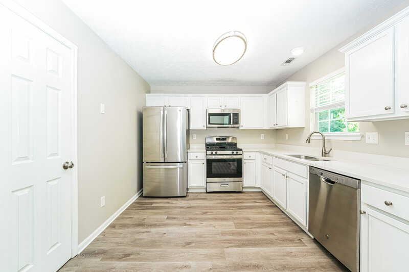 2,095/Mo, 9295 Tara Dr Sw Covington, GA 30014 Kitchen View