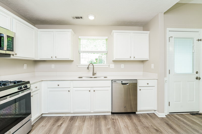 2,095/Mo, 9295 Tara Dr Sw Covington, GA 30014 Kitchen View 2