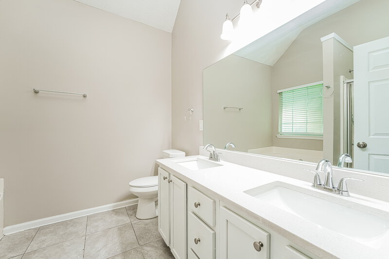 2,095/Mo, 9295 Tara Dr Sw Covington, GA 30014 Main Bathroom View