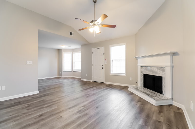1,870/Mo, 315 Kelly's Walk Locust Grove, GA 30248 Living Room View