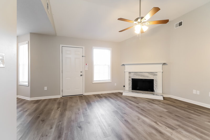 1,870/Mo, 315 Kelly's Walk Locust Grove, GA 30248 Living Room View 2