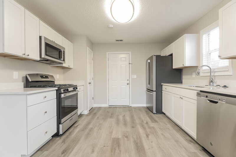 1,870/Mo, 315 Kelly's Walk Locust Grove, GA 30248 Kitchen View 3