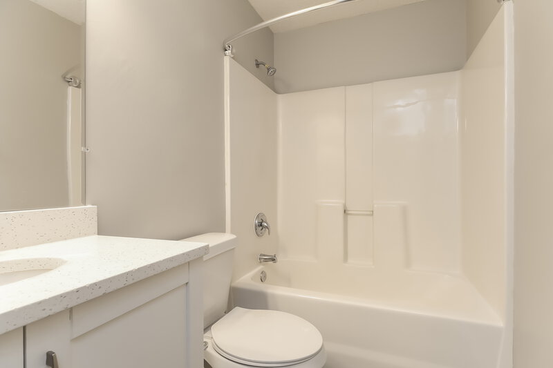 1,870/Mo, 315 Kelly's Walk Locust Grove, GA 30248 Bathroom View