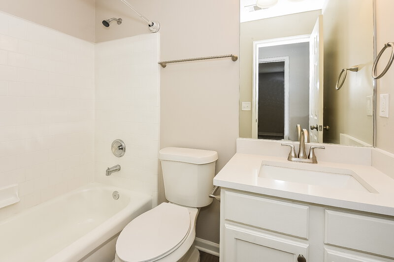 2,095/Mo, 1092 Dunedin Trail Woodstock, GA 30188 Bathroom View 2